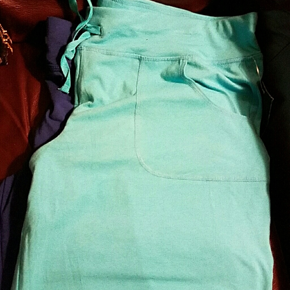 2 PAIR Athletic Works NWT women's capri XL 16-18